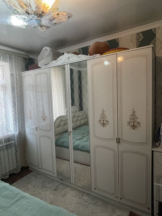 Продам спальный гарнитур