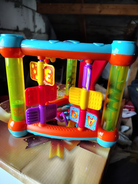 Jucarie bebelusi Minibo, Triunghi cu activitati