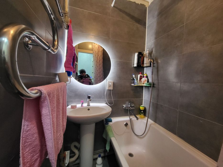 Продам 2комн квартиру по адресу 4микр 88 дом