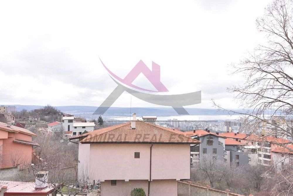 Продава се Двустаен апартамент в Варна, Възраждане 3 - 61 кв.м за 878 €/кв.м - Снимка #1