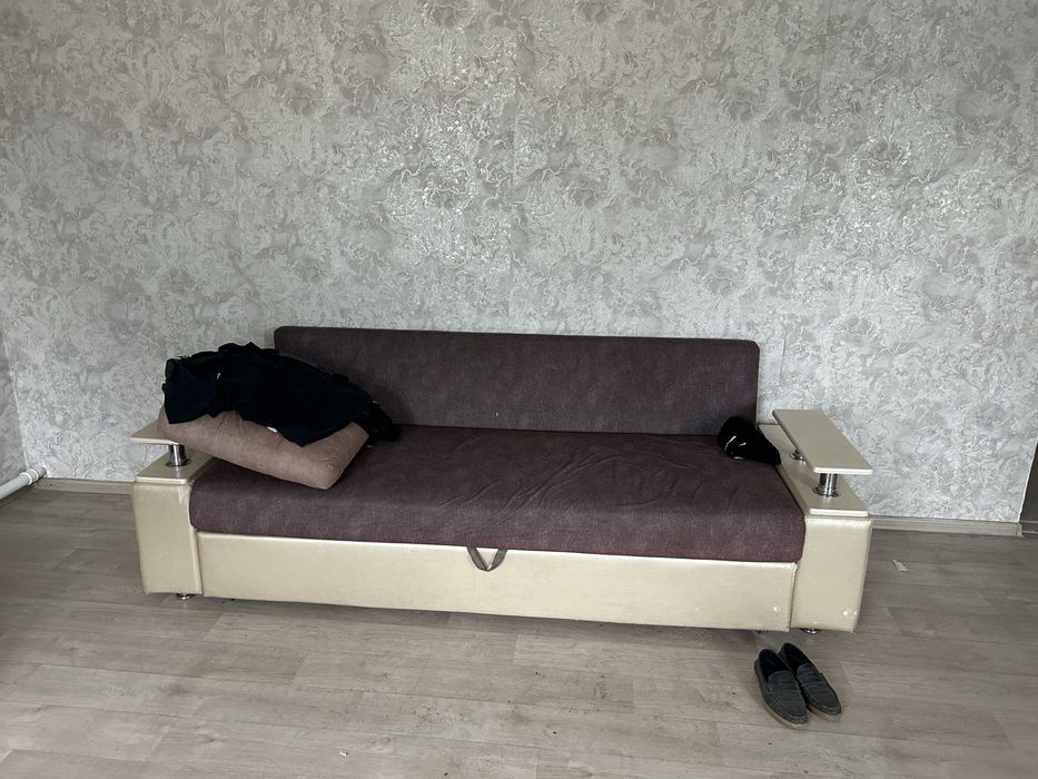 Продам диван в хорошем состоянии