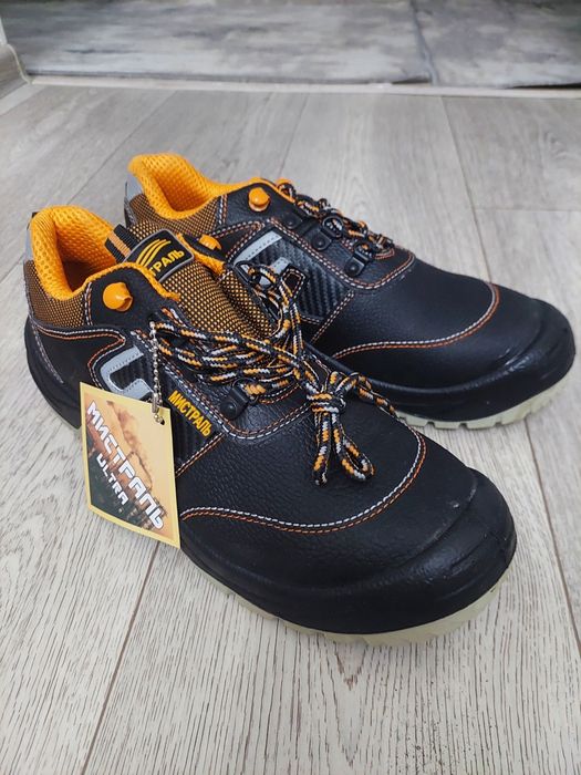 Продам осенние ботинки