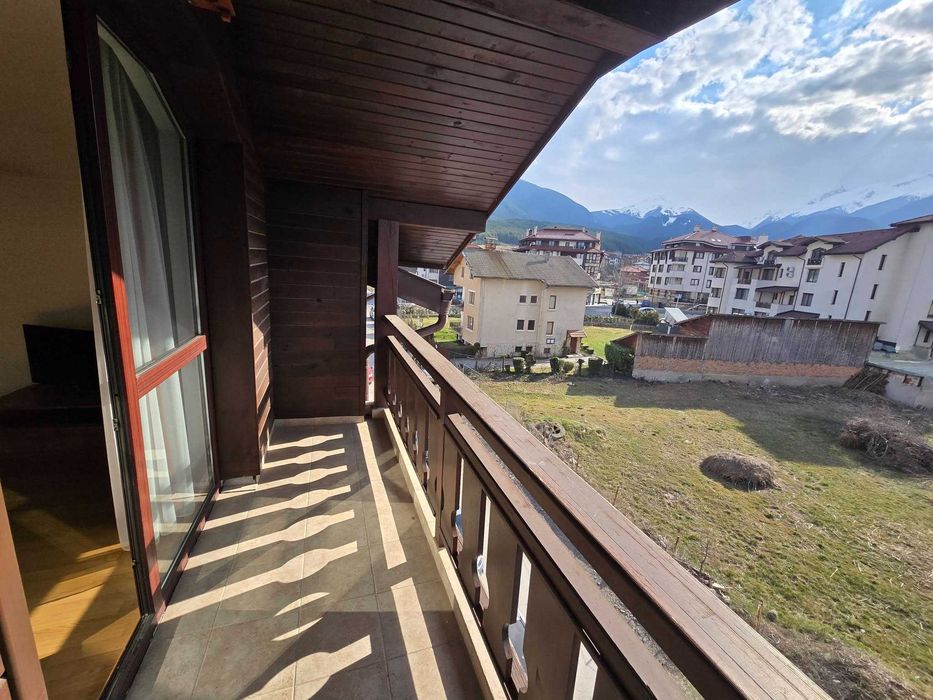 Tристаен апартамент с фронтална гледка към Пирин планина