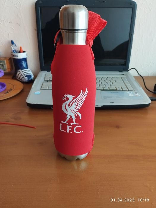 Продавам фен артикули на Ливърпул