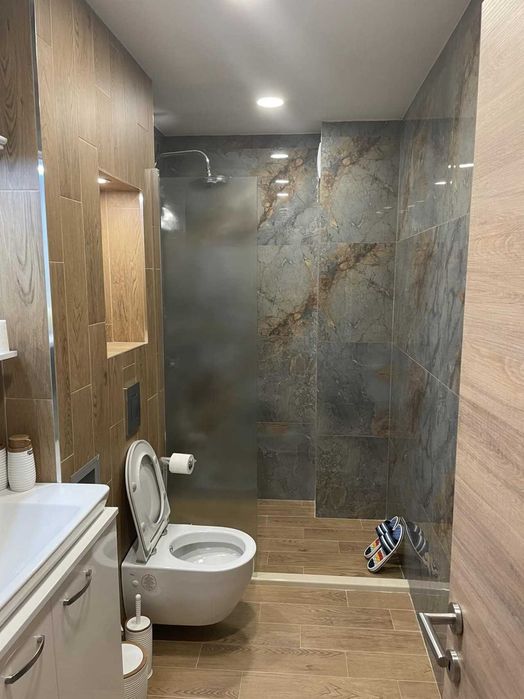 Продава се Тристаен апартамент в Пловдив, Остромила - 95 кв.м за 940 €/кв.м - Снимка #17