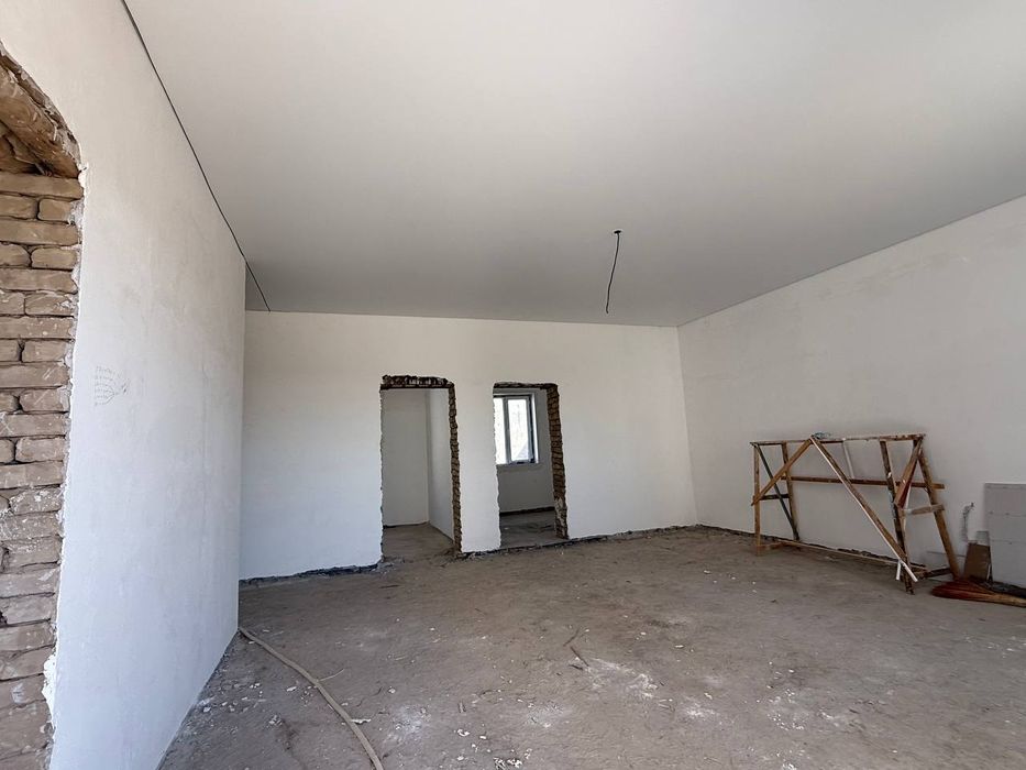 Uy sotiladi 270 milion