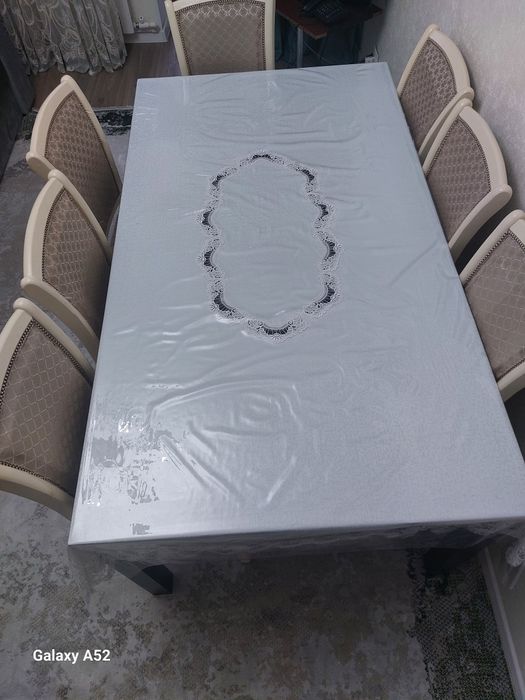 Стол со стульями