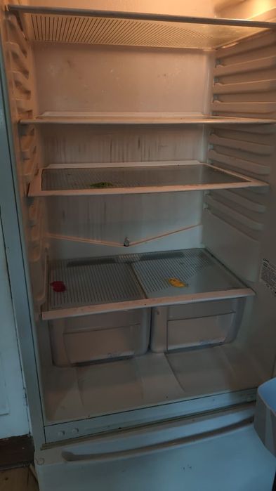 Холодильник в хорошем рабочем состоянии