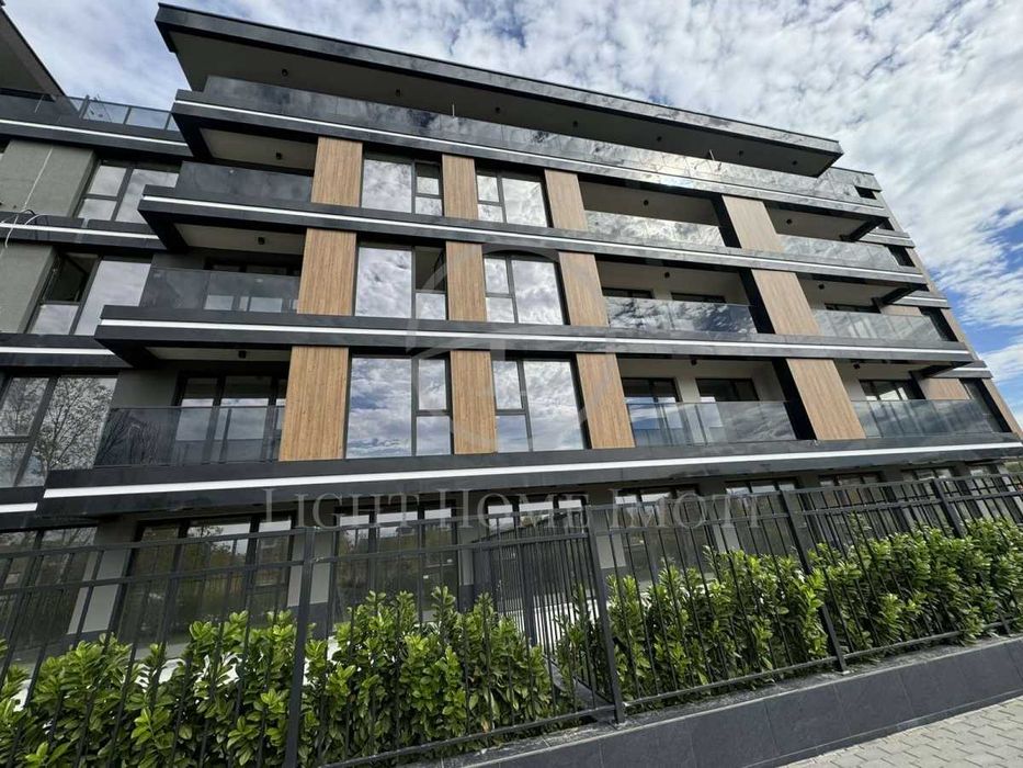 Продава се Тристаен апартамент в Пловдив, Христо Смирненски - 113 кв.м за 1499 €/кв.м - Снимка #2