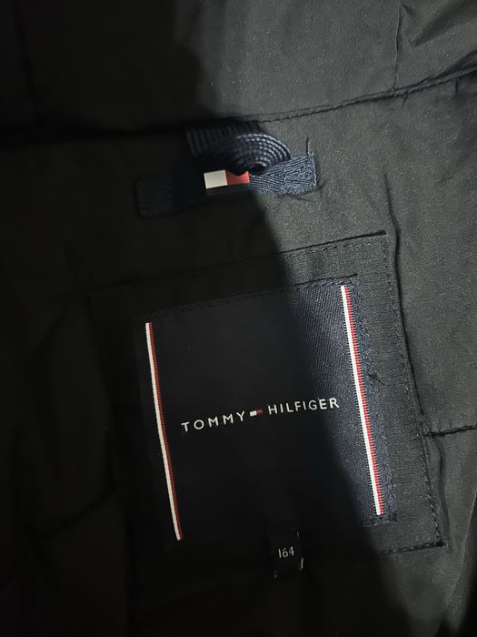 Яке на Tommy Hilfiger чисто ново 164