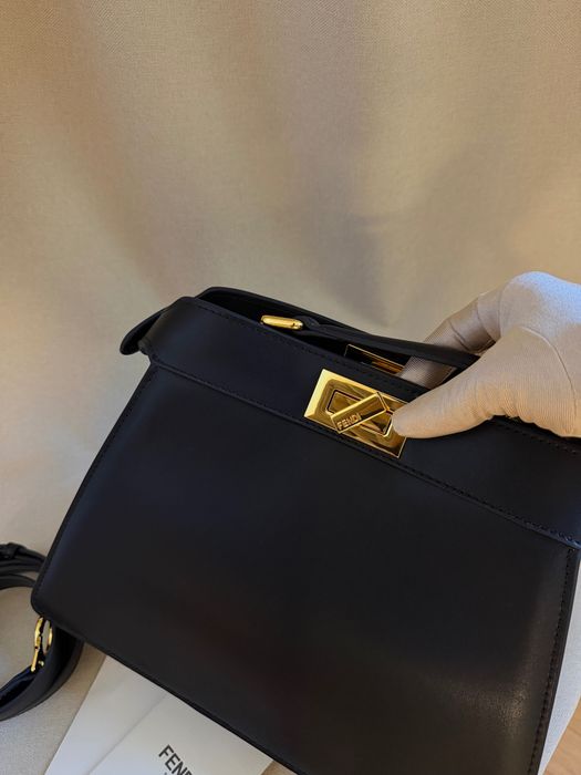 In stoc- Geanta fendi peekaboo piele naturala