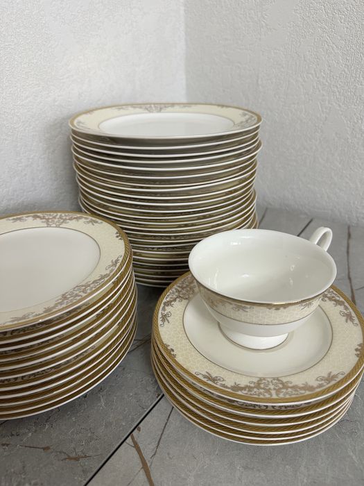 Продам чайно-столовый сервиз