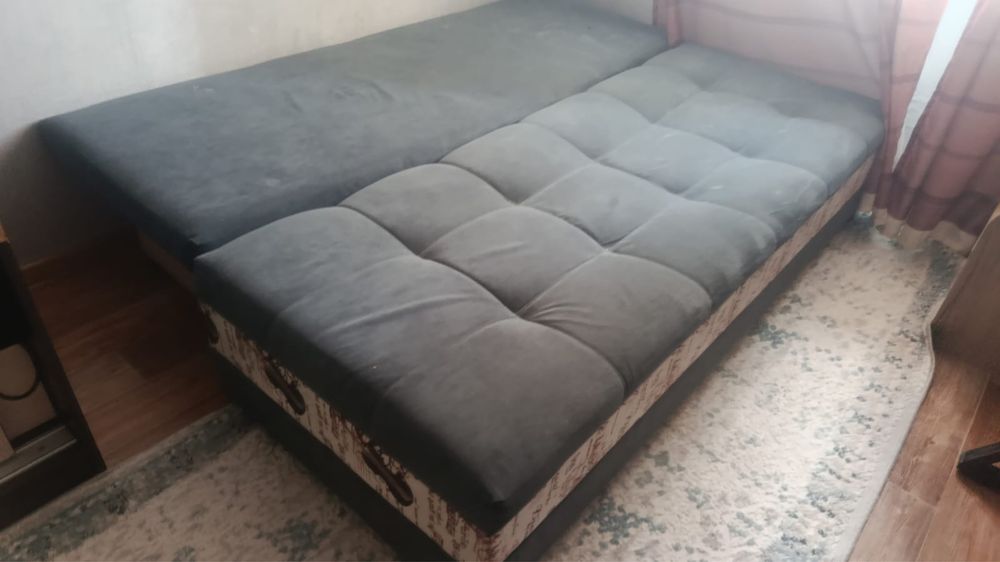 Продам диван почти новая