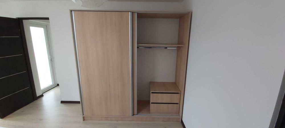 Vand dulap - dressing - cu usi culisante, pret 1200 lei.