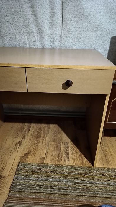 Детско бюро с две чекмеджета