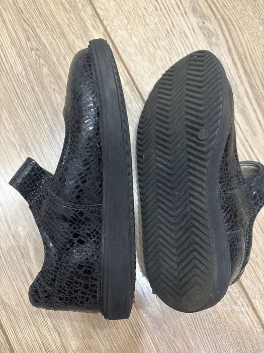 Продам кожанные туфли 29 размер