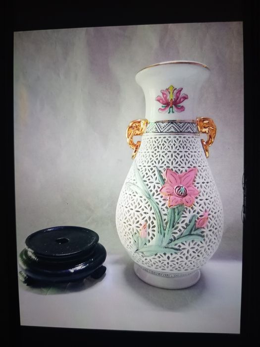 Vază porțelan filigran