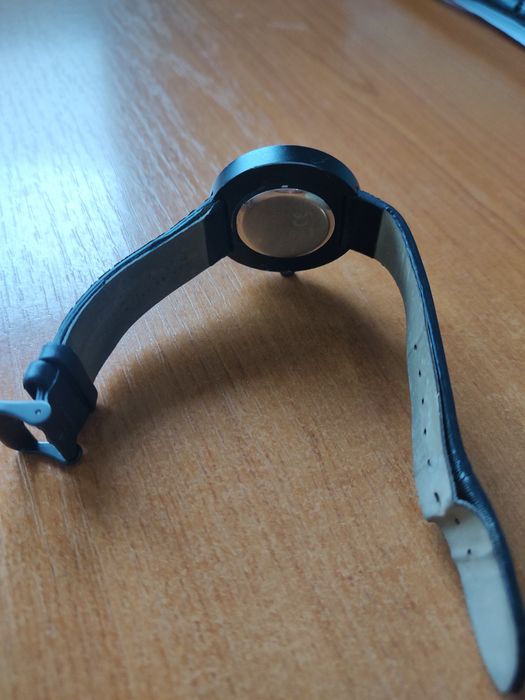 Ceas Zee Lane și ceas BMW.