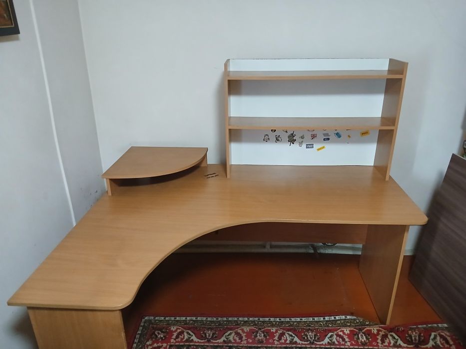 Компьютерный стол, угловой и большой