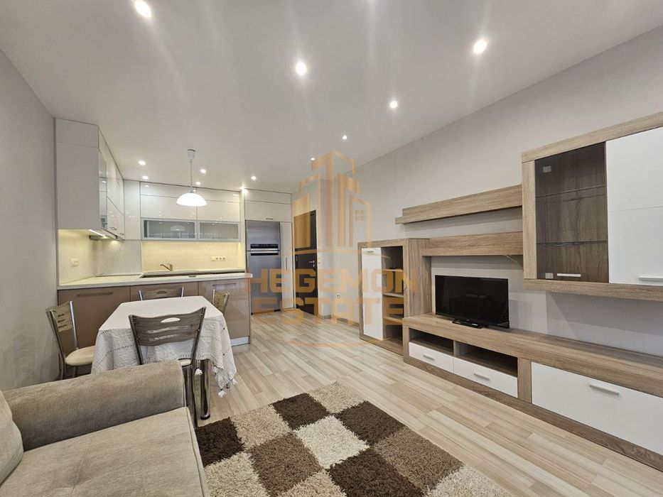 Продава се Двустаен апартамент в Варна, Възраждане 1 - 90 кв.м за 1834 €/кв.м - Снимка #4