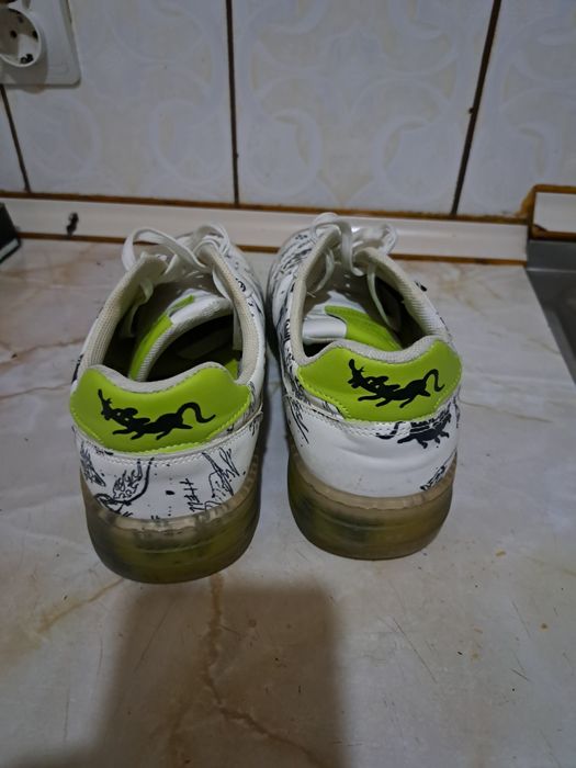 Sneakersi Cropp.