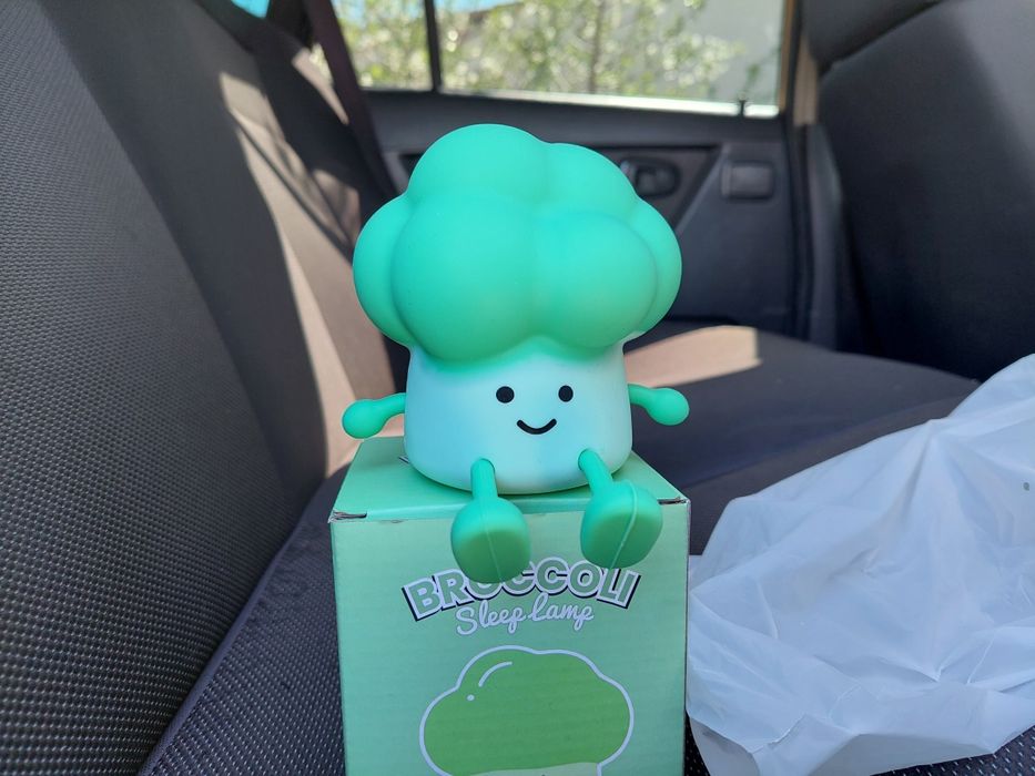 Перезаряжаемый силиконовый ночник в виде
милого брокколи для детей