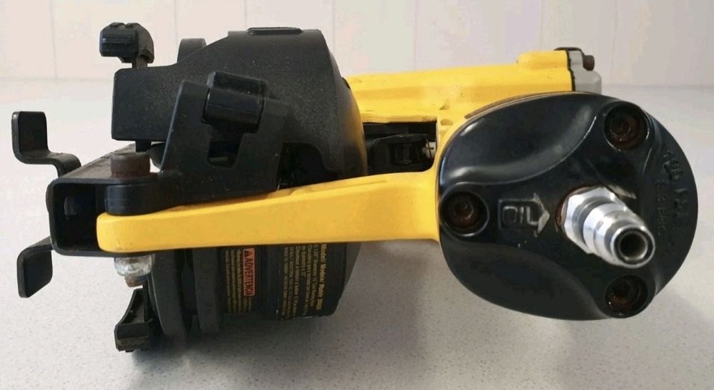 DeWalt пистолет такер монтаж на пирони покриви шиндли битумни керемиди