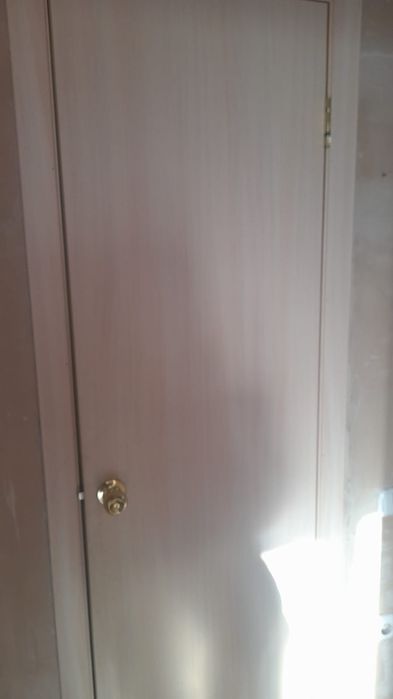 Продам двери межкомнатные б/у состояние нормальное.