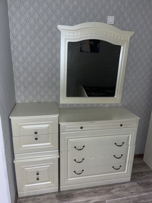 Продам спальный гарнитур