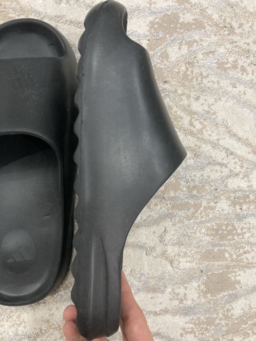 Yeezy slide noi 43