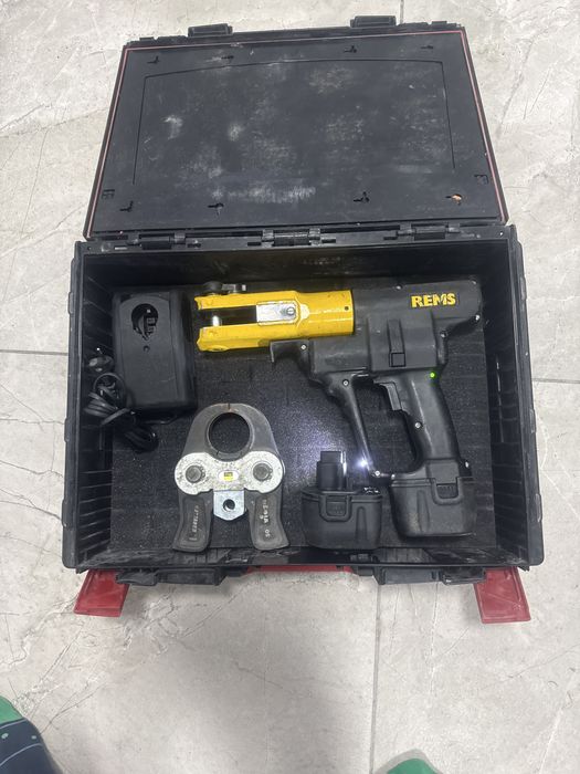 Vind presa  sertizare  REMS Accu ACC  2022 cu doi acumul 3Ah