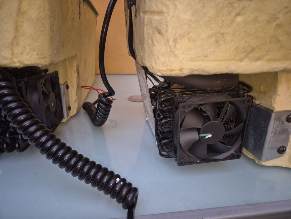 Frigider scania stare foarte bună 2 buc