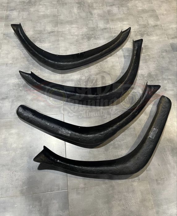 Фендера V1 на крылья Toyota Rav4