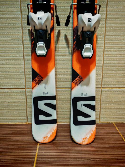 Schiuri freestyle Salomon 130 cm Noi -clapari ski