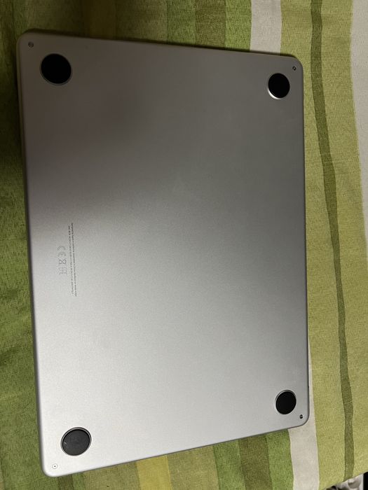 Macbook mod a2681 като нов