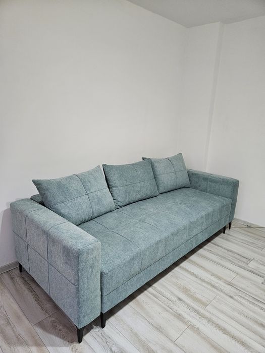 Sunt disponibile următoarele produse de mobilier