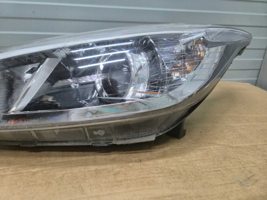 Far Stanga Kia Ceed  An 2012 - 2018  cod 92101-A2XXX / 92101-A2010