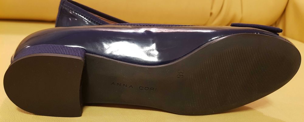 Pantofi eleganți de damă, din piele naturală lăcuită, firma Anna Cori