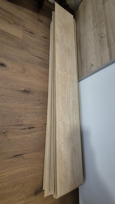 IEFTIN 6mp ramasi parchet 170 ron tot ce se vede