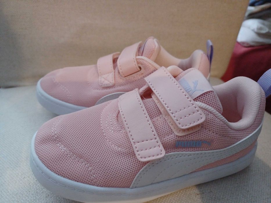 Спортни обувки Puma Courtflex v2 с велкро, Бял, Розова сьомга