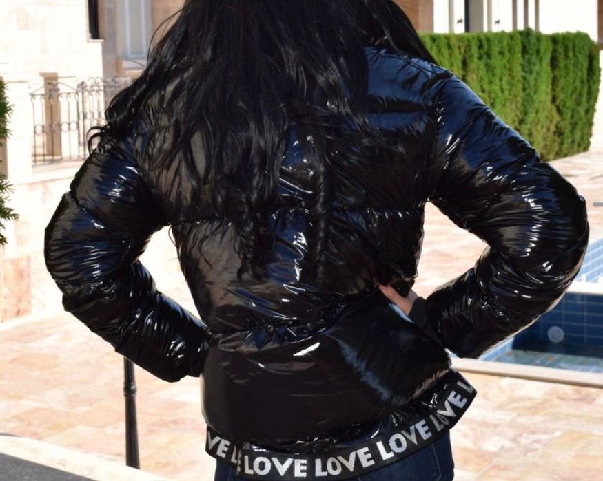 Дамско Зимно лачено черно яке