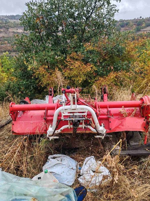 Червена фреза yanmar 512.