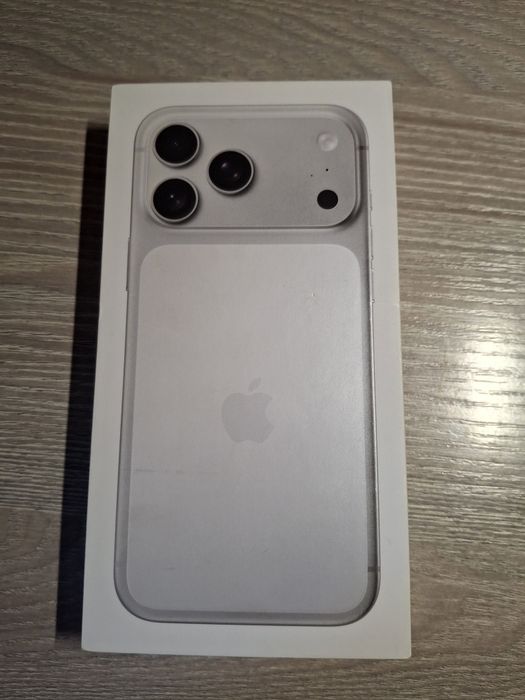 Iphone 17 pro max 256 gb Silver eSim