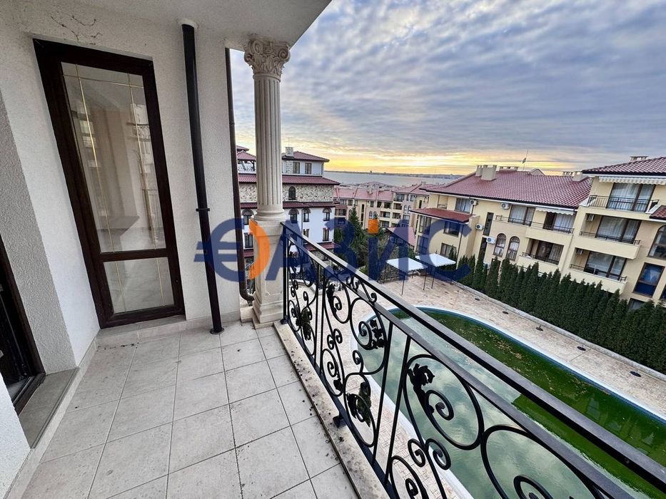 Продава се Тристаен апартамент в Свети Влас - 90 кв.м за 1083 €/кв.м - Снимка #1