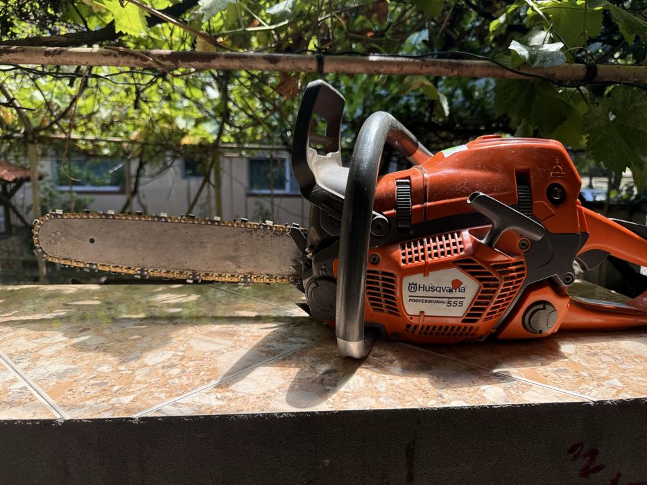 Husqvarna 555.