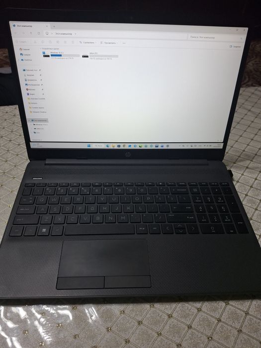 Ноутбук сотилади!