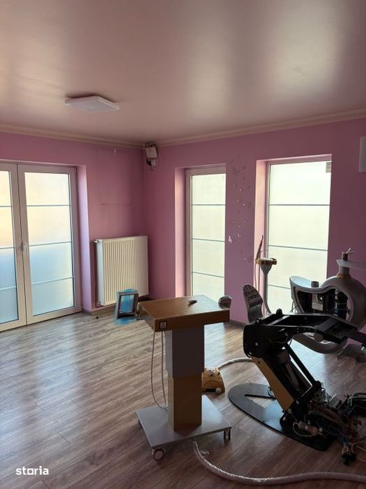 Casa P+1, 350 mp utili, teren 500 mp, zona Craiovita Noua