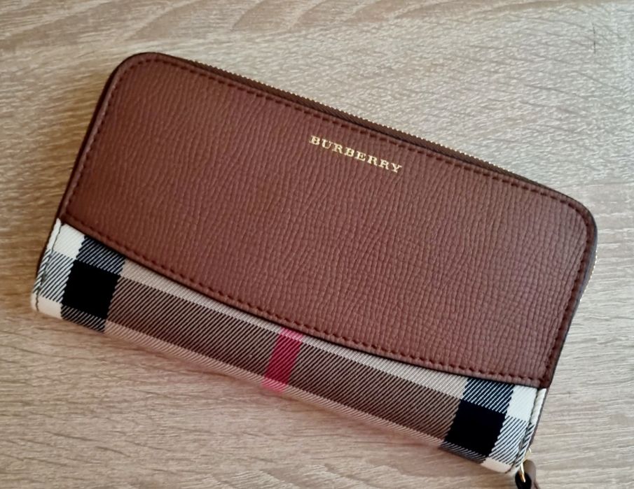 Portofel Burberry Nou