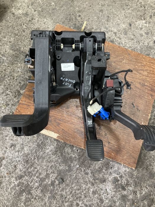 Fiat ducato 2012г 2.3jtd 130ks Комплект педали