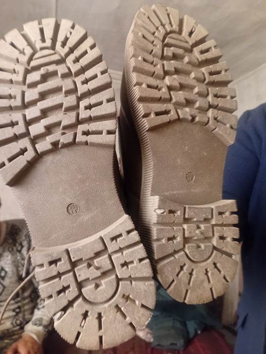 Продаётся обувь в хороше состоянии